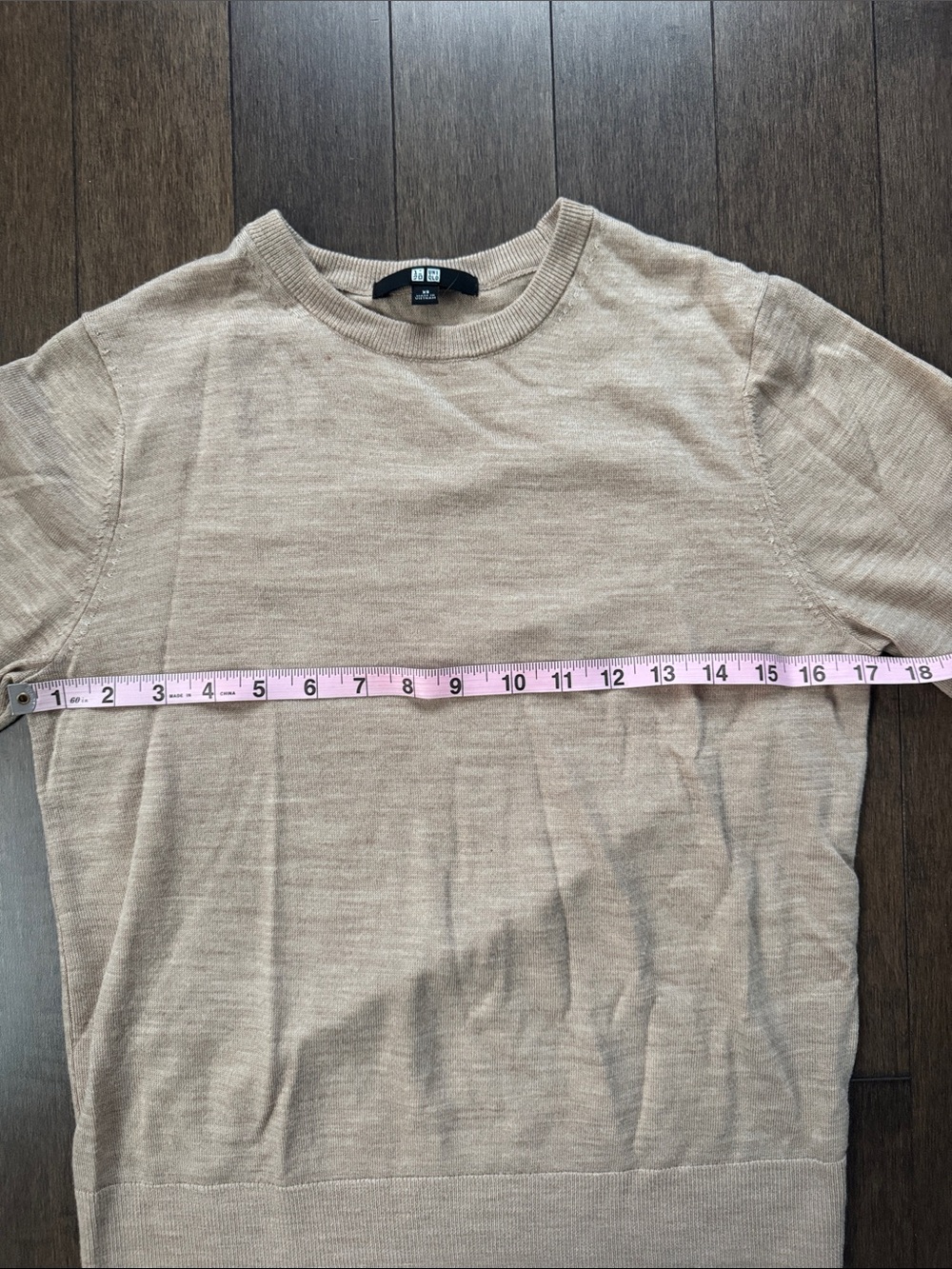 Uniqlo Light Beige Crewneck Sweater - Picture 4 of 4